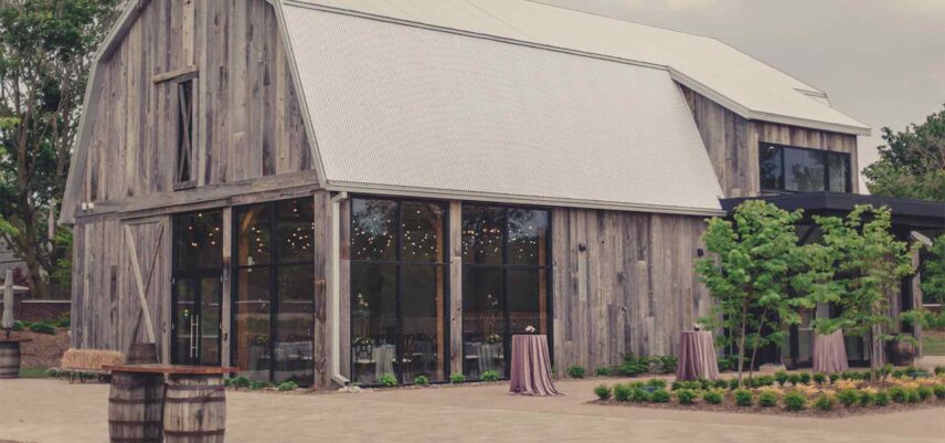 Barn weddings at The Gardens at Pillar and Post in Niagara-on-the-Lake