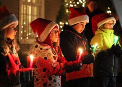 Candlelight stroll in Niagara on the Lake