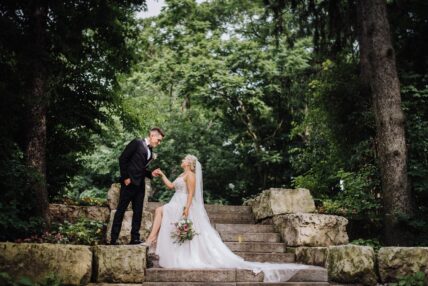 A couple who just married at Queen’s Landing in Niagara-on-the-Lake.