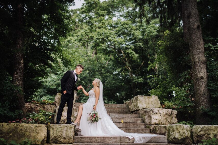 A couple who just married at Queen’s Landing in Niagara-on-the-Lake.