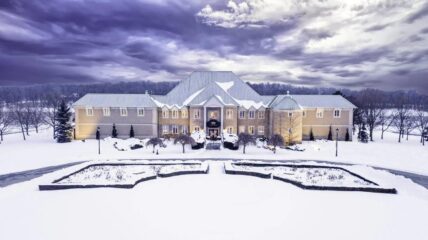 A winter wine tasting hosted at Château des Charmes in the Niagara-on-the-Lake.