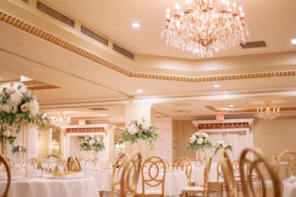 Queen’s Landing – a Canadian destination wedding venue in Niagara-on-the-Lake.