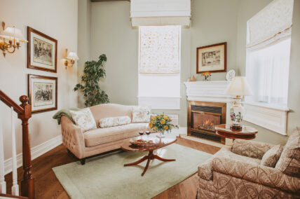 Spacious seating area in Loft Suite at Inn On The Twenty in Jordan Village