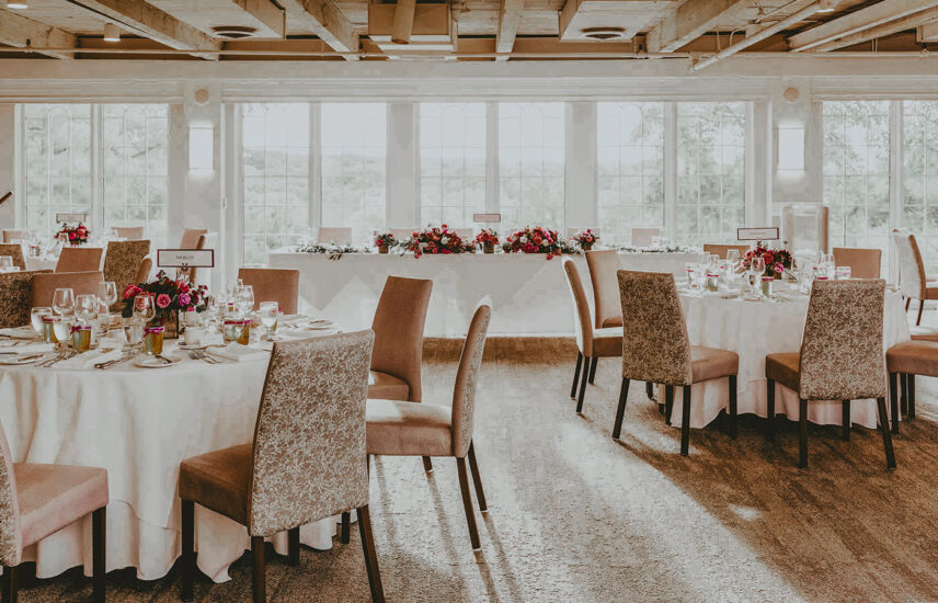 Wedding party table at Windows On The Twenty venue at Inn On The Twenty in Jordan Village