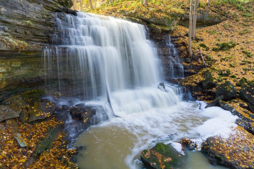 Hiking in the Niagara Benchlands in Fall at Louth Falls