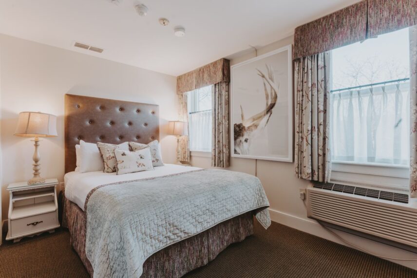 Superior Guestroom at Moffatt Inn in Niagara-on-the-Lake, Ontario