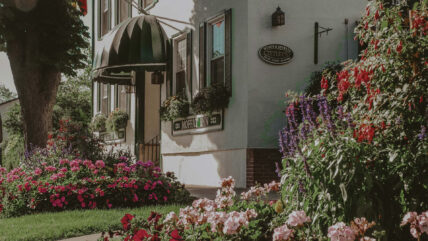 Moffat Inn in Old Town in Niagara on the Lake