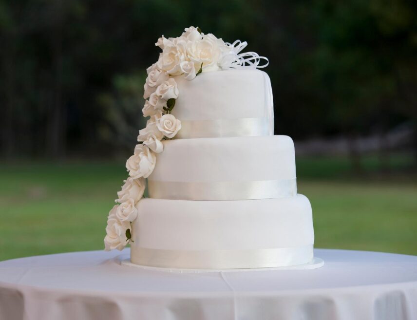 An old-fashioned colonnade wedding cake.