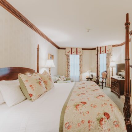 Prince of Wales Deluxe Guest Room in Niagara-on-the-Lake.