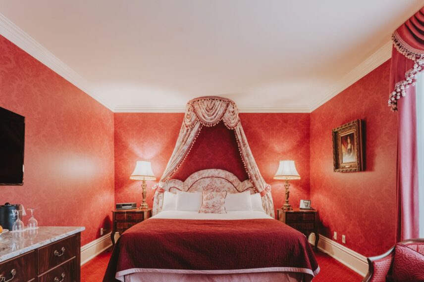 Prince of Wales Hotel Superior Guestroom