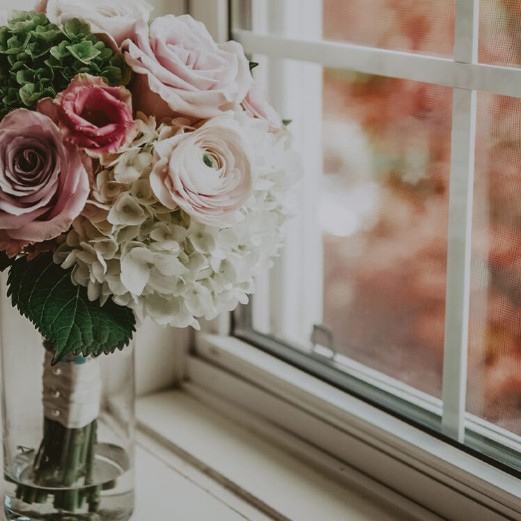 Custom Clippings Floral Design arrangement at the Prince of Wales Hotel in Niagara-on-the-Lake