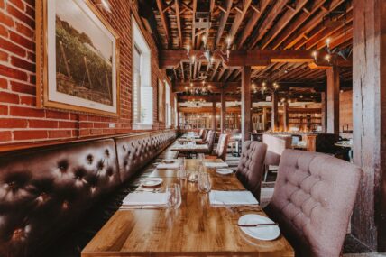 Casual girls’ night dining at the Cannery Restaurant in Niagara-on-the-Lake.