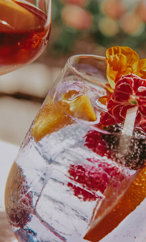 Enjoy the best of Niagara on the Lake restaurants with Cocktails and dining options at Pillar and Post hotel