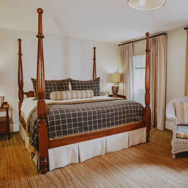 Superior Guestroom accommodations at Pillar and Post in Niagara on the Lake
