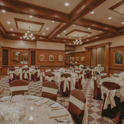 Olde Library wedding venue at the Pillar & Post Hotel in Niagara-on-the-Lake