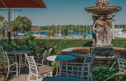 Outdoor patio dining at Bacchus Lounge in Niagara-on-the-Lake