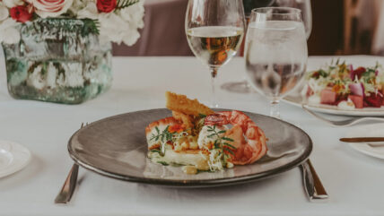 Fine dining experiences at Queen’s Landing restaurants in Niagara on the Lake