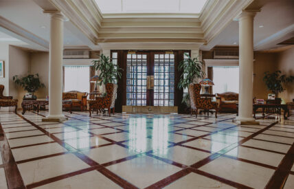 Grand foyer at Queen's Landing hotel in Niagara-on-the-Lake