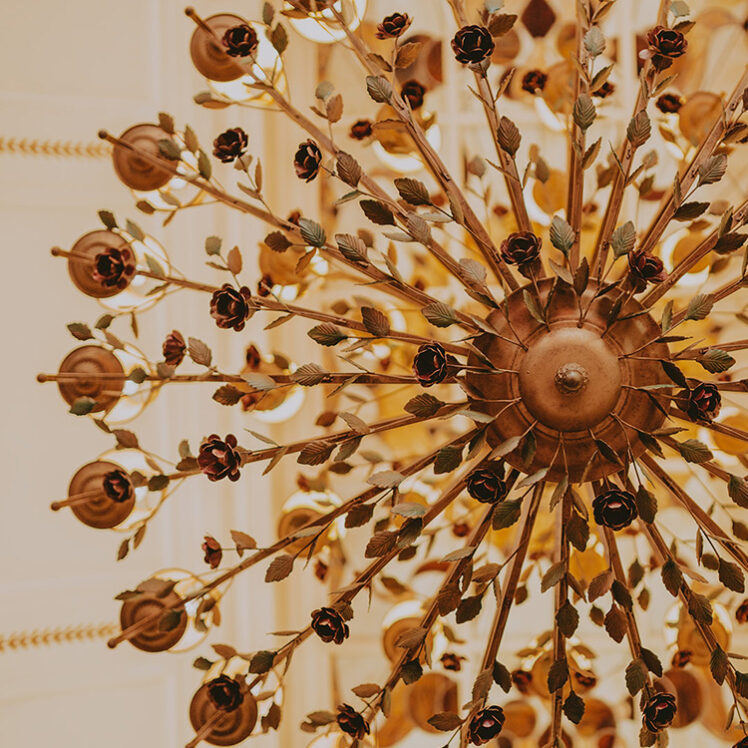 Chandelier reflecting the Georgian era at Queen's Landing hotel in Niagara-on-the-Lake