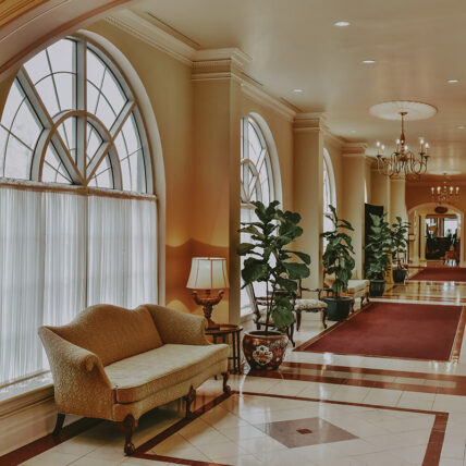 Queen's Landing modern boutique hotel in Niagara-on-the-Lake