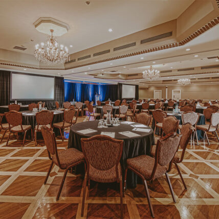 Grand Georgian meeting space for large meetings and conferences at Queen's Landing in Niagara-on-the-Lake