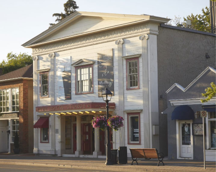 Explore historic Niagara-on-the-Lake on your Ontario Staycation
