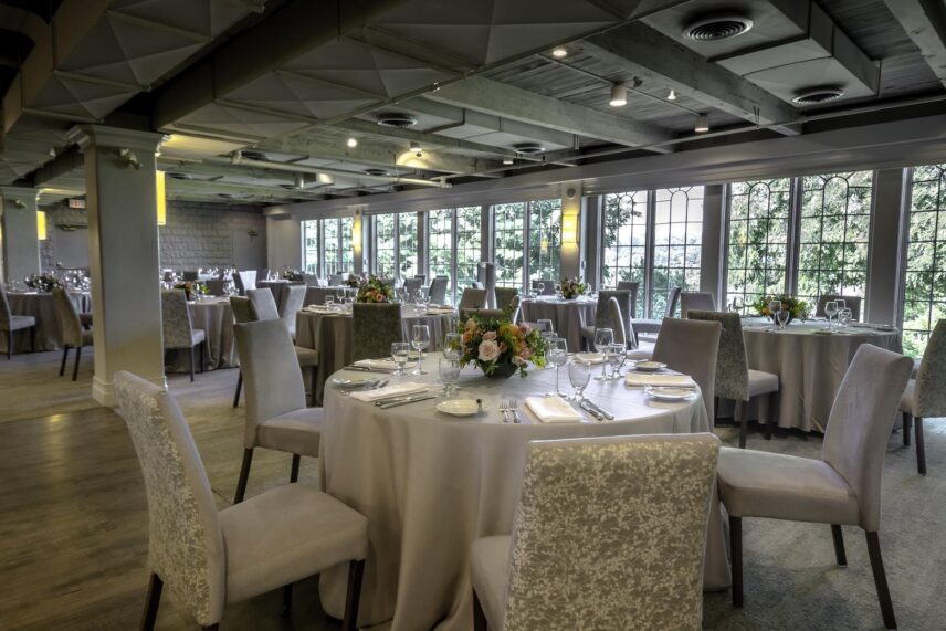 Cave Spring Vineyard large wedding venue.